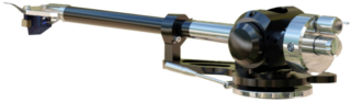 Tonearms-Illustrious-Angle-Back-768×222-1-1.png